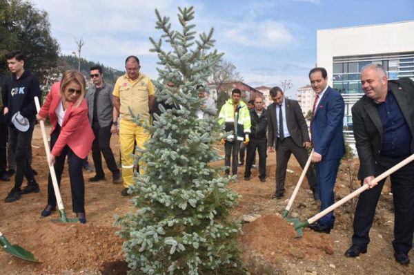 ÇATALCA’DA FİDANLAR TOPRAKLA BULUŞTU